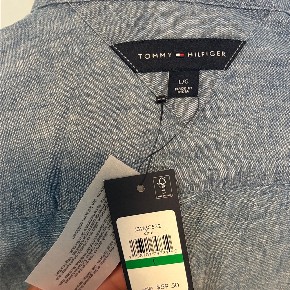 Tommy Hilfiger Chambray Sleeveless Shirt - Picture 2 of 3